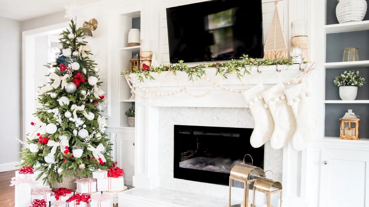 Creative Mantel Decor Ideas for Christmas with a TV